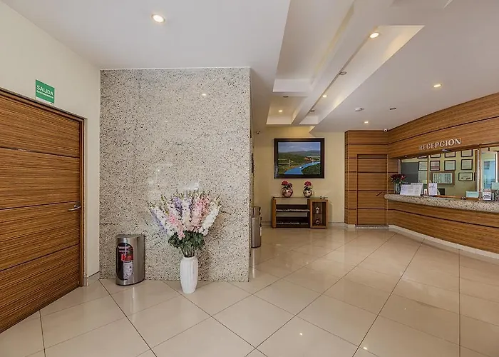 & Panama Hotel
